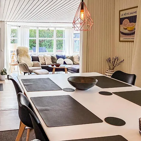 4 Bedroom Awesome In Feriehus *